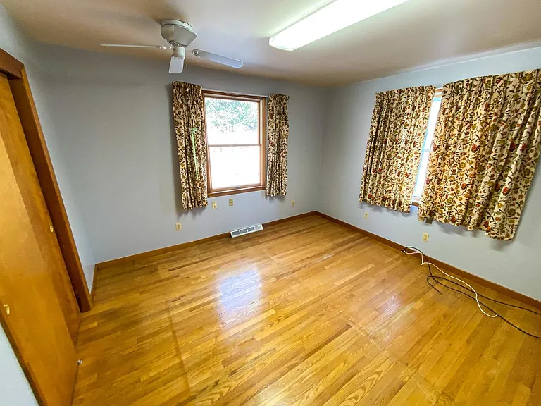 10910 Harford Rd — Photo 24
