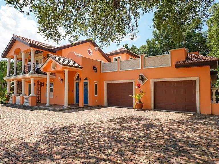 2520 Tami Sola St — Photo 2