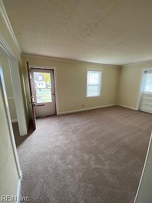 3rd image of 13 Langley Ave
