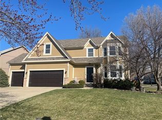 8900 W 125th Ter, Overland Park, KS 66213