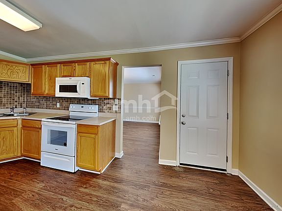 4th image of 2119 Ponty Pool Dr