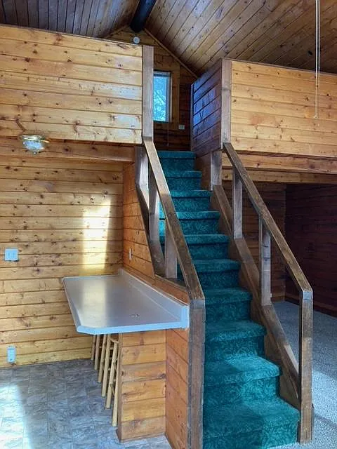 36655 Edginton Dr — Photo 2