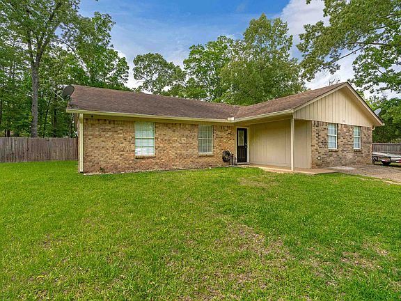 2nd image of 310 Pine Cir