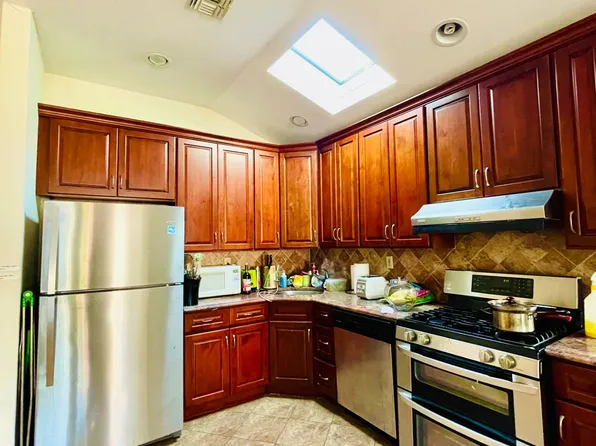 3636 166th St Floor 2, Flushing, NY 11358