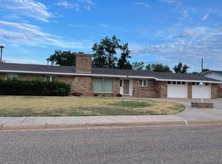 33 Crockett Dr, Tulia, TX 79088