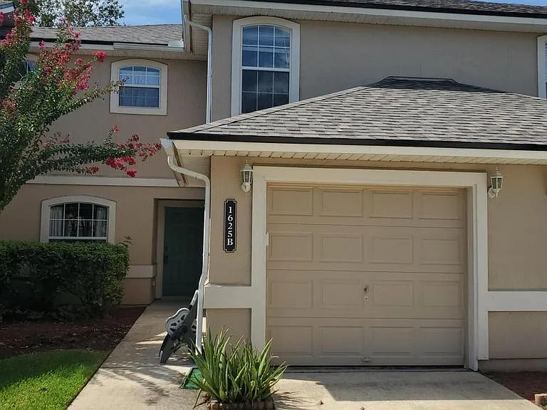 1625 Vineland Cir #B — Photo 1