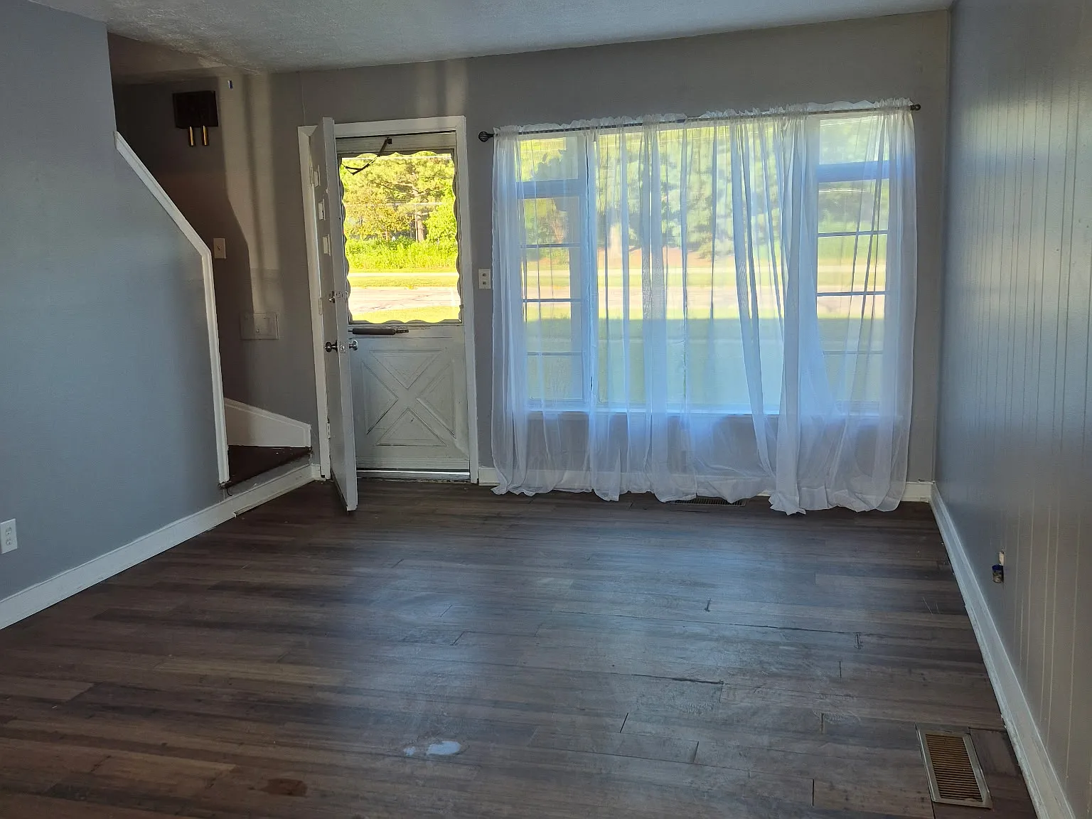 2 bed, 948 sqft, $1,100 — Photo 2