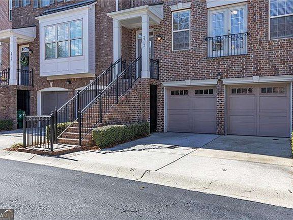 2nd image of 2762 Durham Dr NE