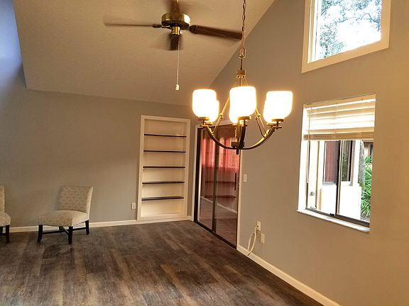 Family room 3