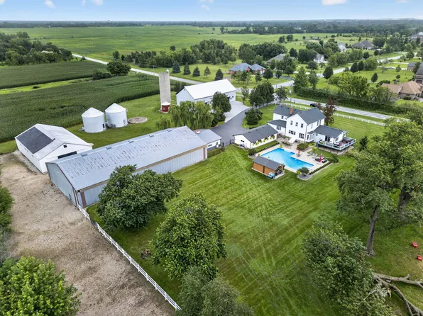 24608 S 88th Ave, Frankfort, IL 60423