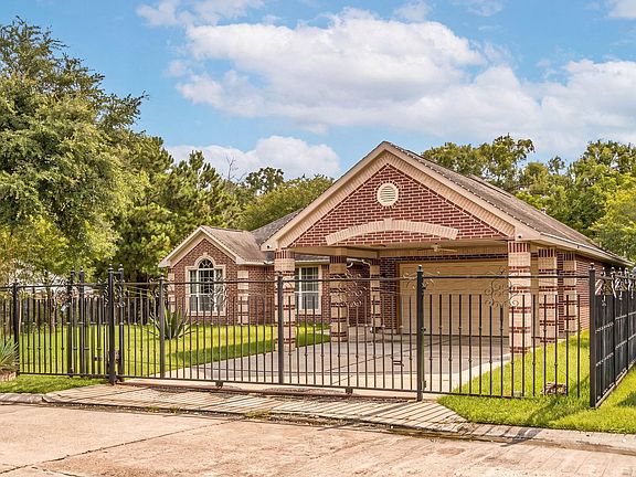 3rd image of 600 River Bend Dr