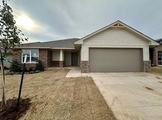 1013 Redwood Creek Dr, Yukon, OK 73099