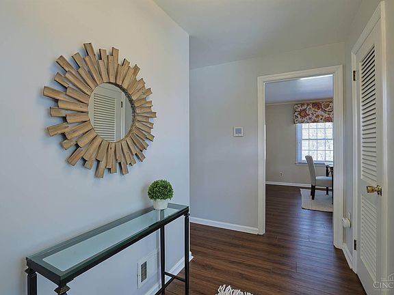 4th image of 2282 Berrywood Dr