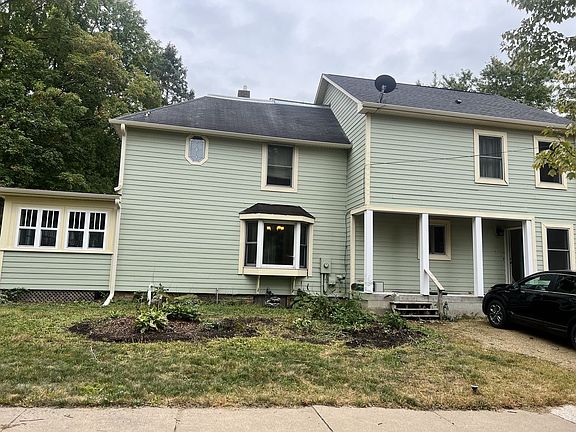 3rd image of 800 College St S
