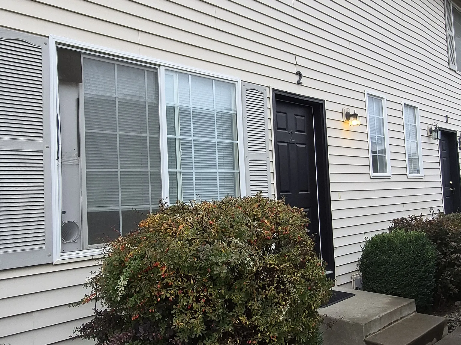 3 bed, 1150 sqft, $1,950 — Photo 2