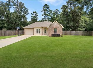 34 Adrienne St, Madisonville, LA 70447