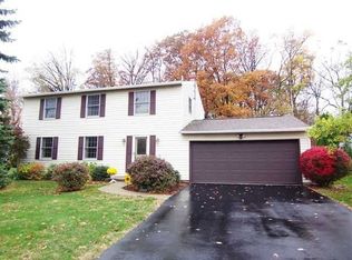 2426 Kenmoore Rd, Maumee, OH 43537