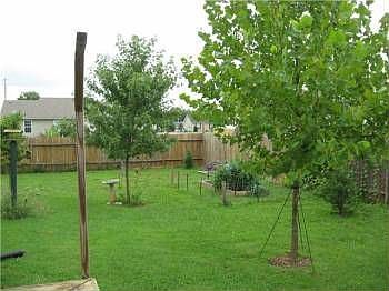 3rd image of 218 Warren Cir