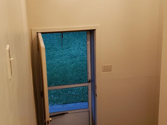 5th image of 3440 Malabu Cir