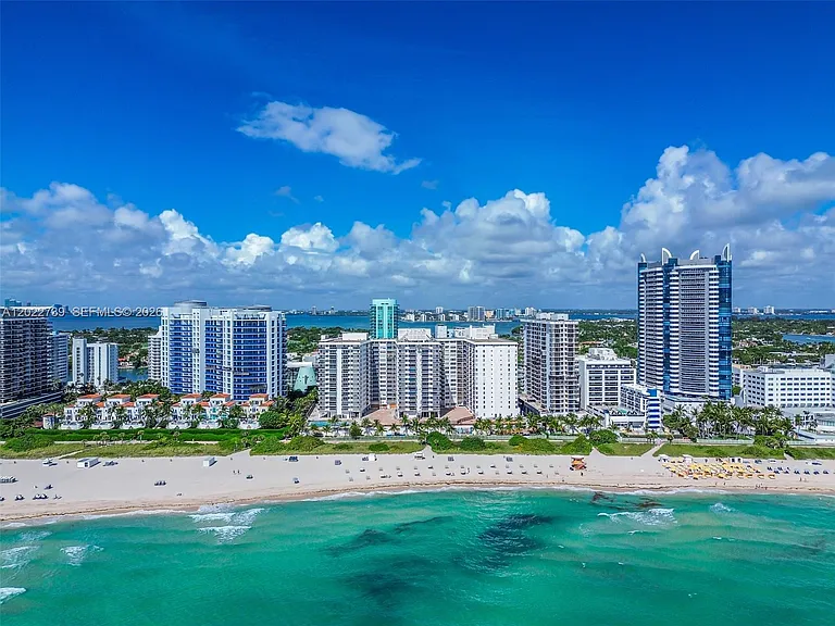 6039 Collins Ave #936 — Photo 40