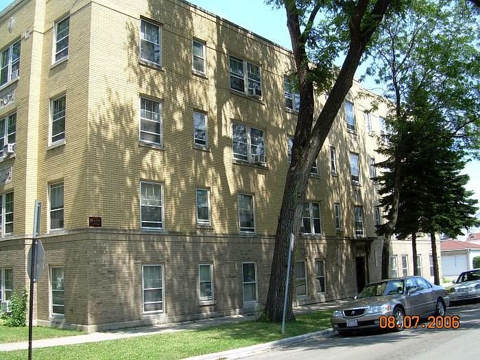 1st image of 3720 W Berteau Ave APT 1