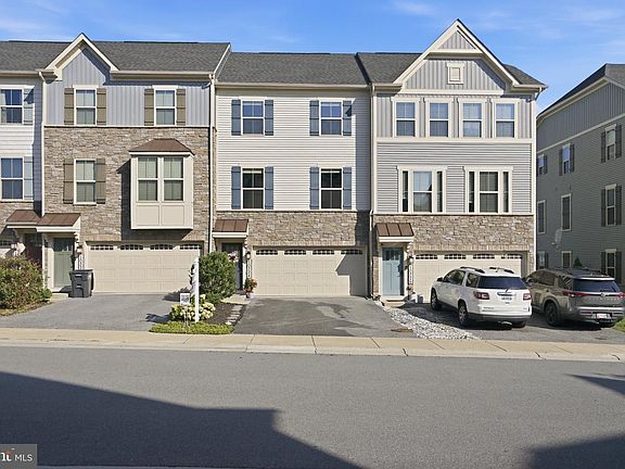 2nd image of 10324 Quillback St