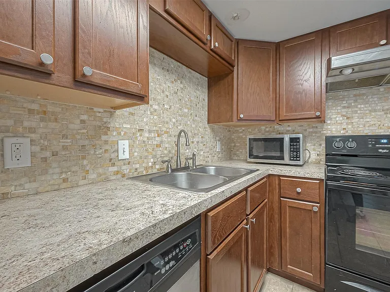 3758 Tanglewilde St #2 — Photo 13