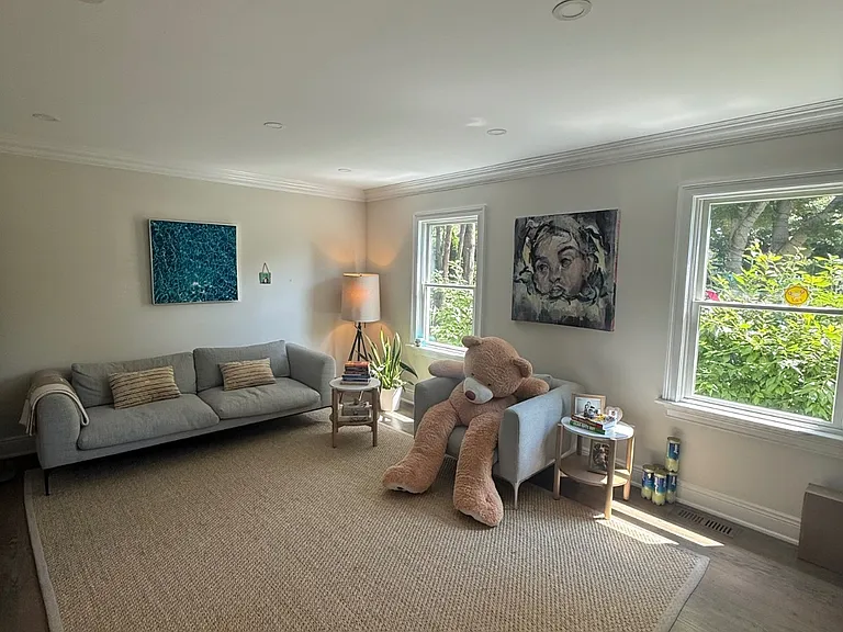 19 Lorraine Dr — Photo 17
