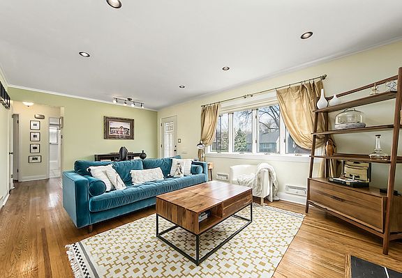 3rd image of 106 Desantis Dr