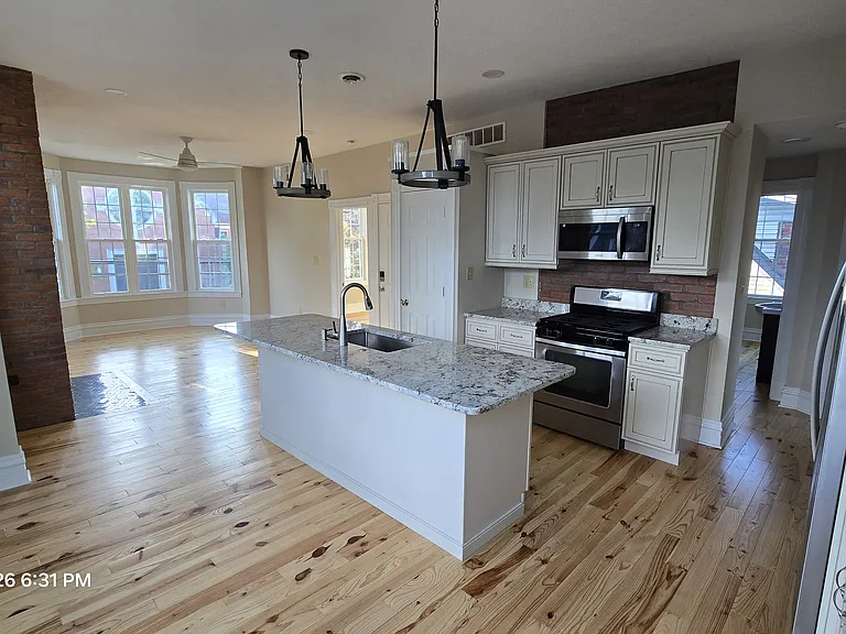 208 Center Ave #2 — Photo 6