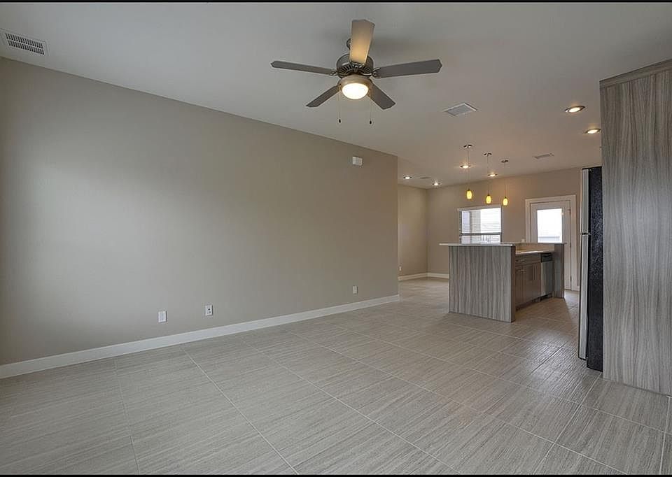 1st image of 410 Thorn Ave APT 12