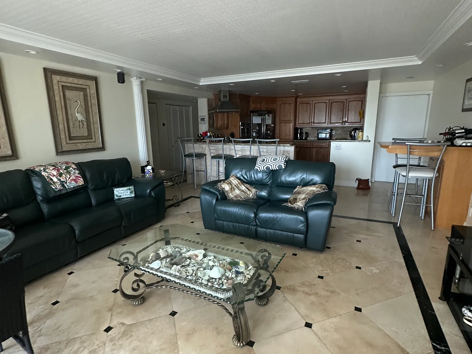 3 bed, 1386 sqft, $4,000 — Photo 4
