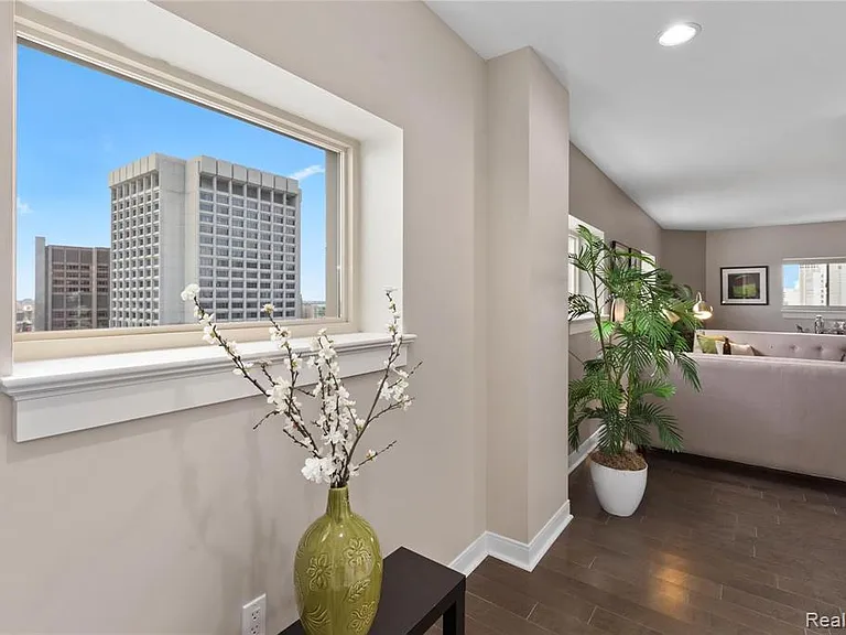 525 W Lafayette Blvd #21B — Photo 22