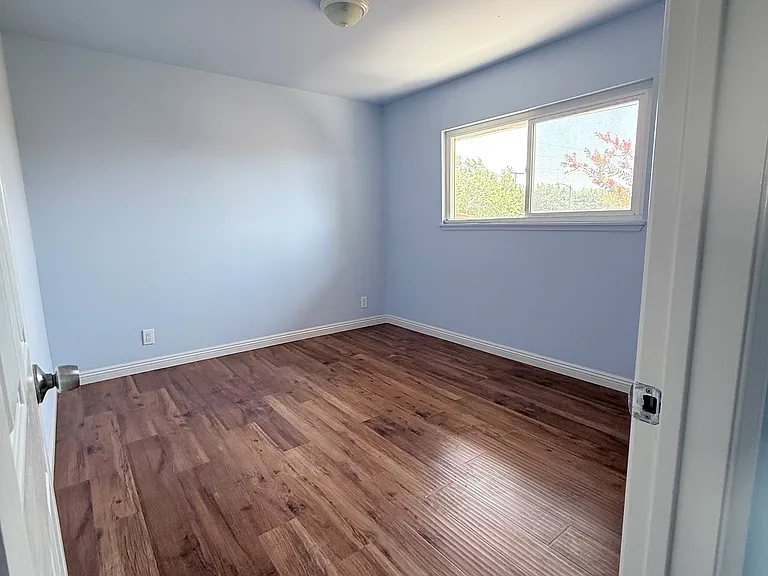 6015 S Wilton Pl — Photo 5