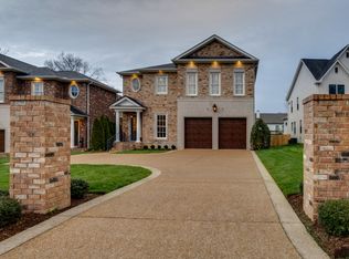 2424A Abbott Martin Rd, Nashville, TN 37215