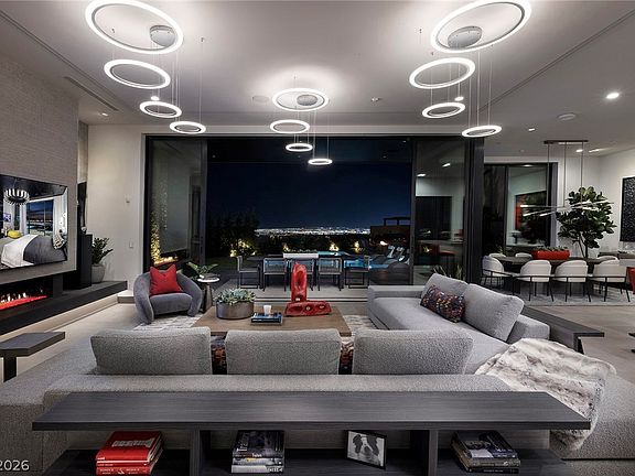 2nd image of 619 Overlook Rim Dr