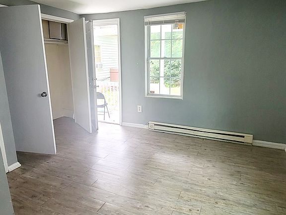 4th image of 516 S Pine St