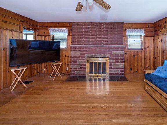 4th image of 304 Clifton Dr