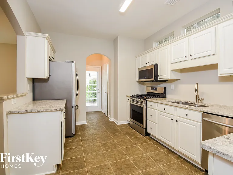 302 Pinehurst Way — Photo 8