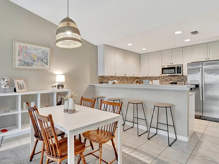 26059 Sandhill Blvd #B — Photo 17