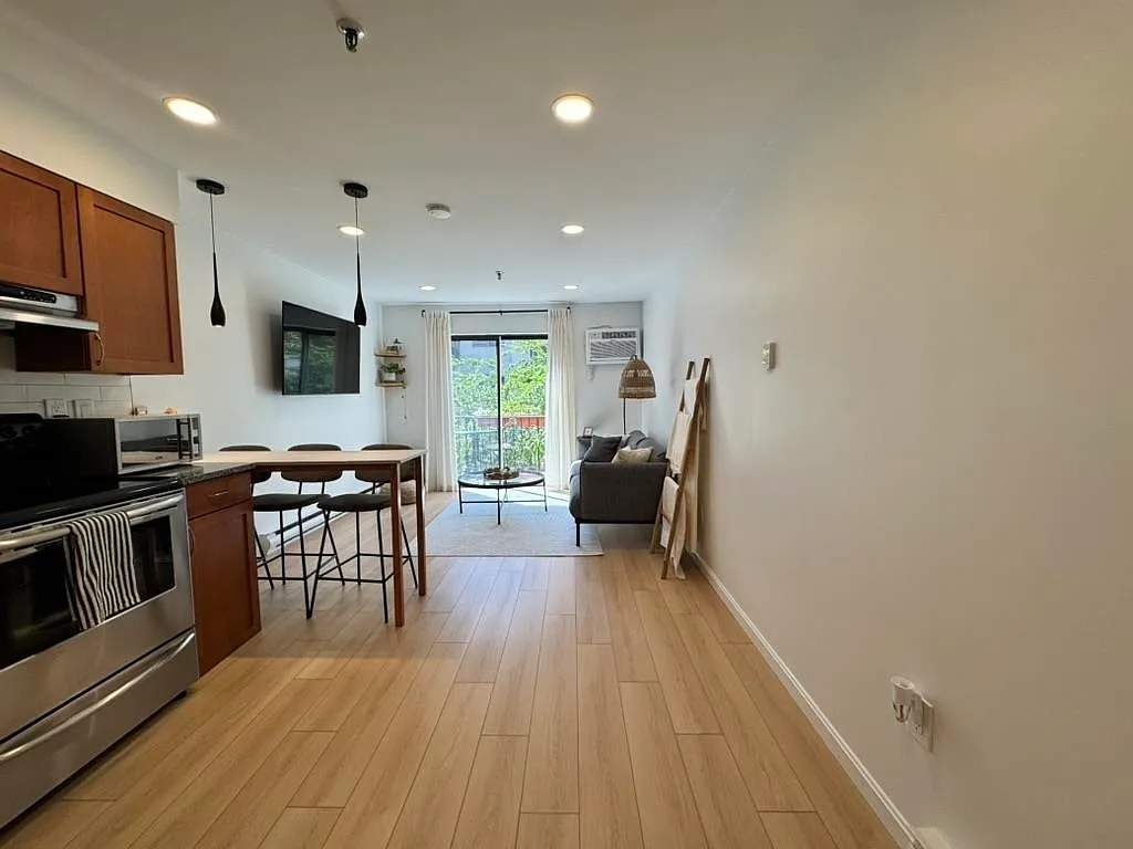 1 bed, 1.0 bath, $3,900 — Photo 4
