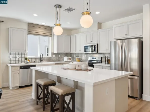 1568 Nightfall Ln, Fairfield, CA 94533