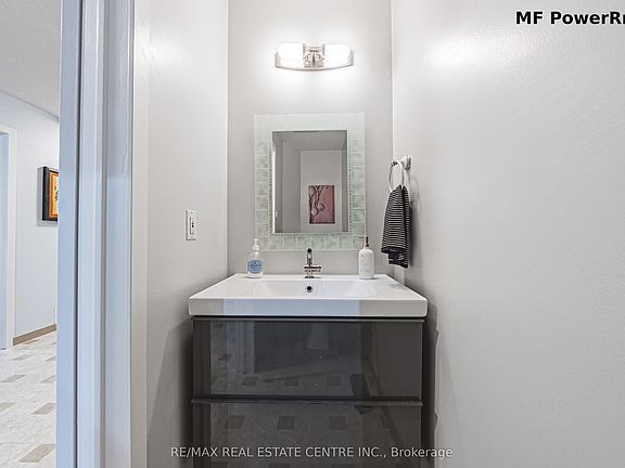 4th image of 4322 Waterford Cres