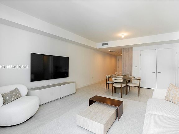 3rd image of 77 SE 5th St Unit 3914
