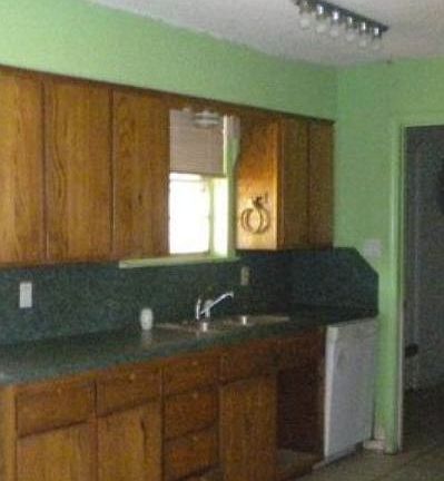 3rd image of 1115 W Cornelia Ave