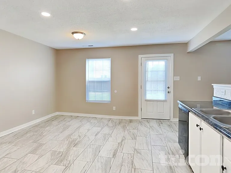675 Country Gate Dr — Photo 4