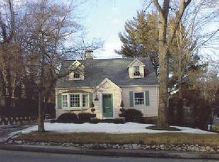 1138 Oldfield Rd, Fairfield, CT 06430