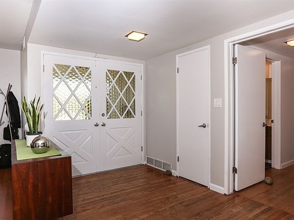 2nd image of 5763 Del Cerro Blvd