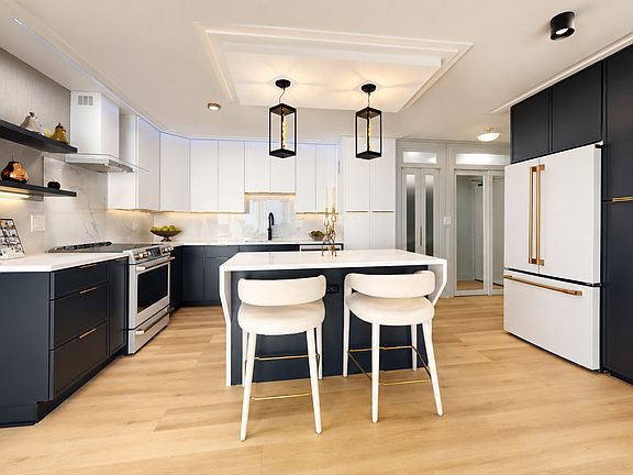 2nd image of 5455 N Sheridan Rd APT 1715