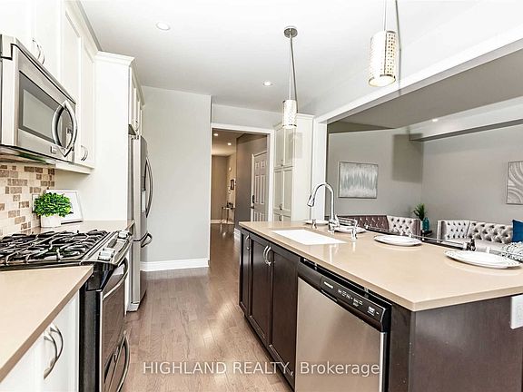4th image of 3057 Eberly Woods Dr